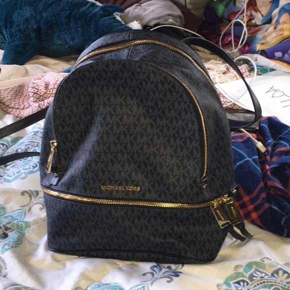 Michael kors navy backpack - Picture 1 of 4